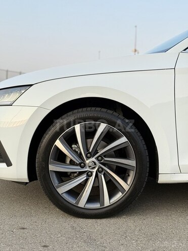 Skoda Octavia 2023, 42,000 km - 1.6 л - Bakı