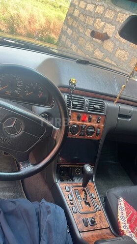 Mercedes E 240 1998, 334,250 km - 2.4 l - İmişli
