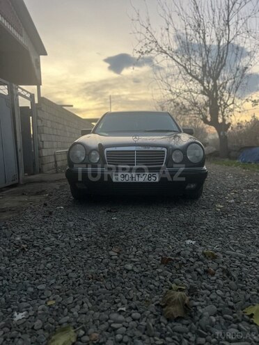 Mercedes E 240 1998, 334,250 km - 2.4 l - İmişli