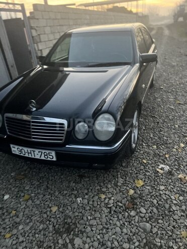 Mercedes E 240 1998, 334,250 km - 2.4 l - İmişli