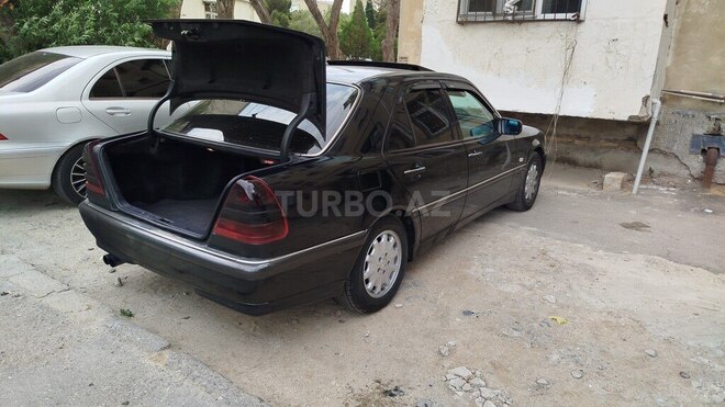 Mercedes C 220 2000, 45,680 km - 2.2 l - Sabirabad