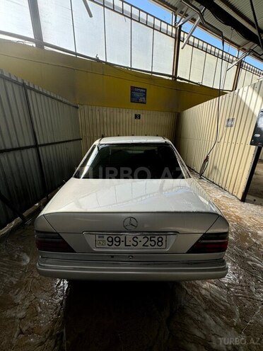 Mercedes E 250 1994, 458,231 km - 2.5 l - Bakı