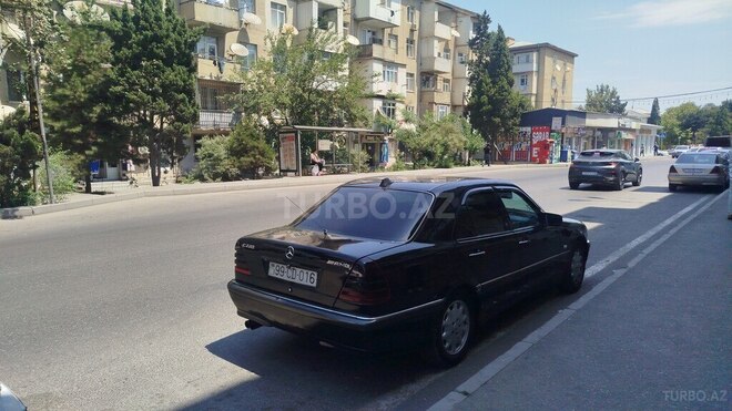 Mercedes C 220 2000, 45,680 km - 2.2 l - Sabirabad