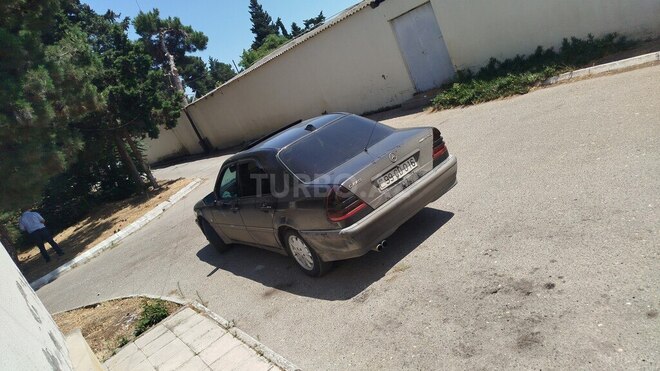 Mercedes C 220 2000, 45,680 km - 2.2 l - Sabirabad
