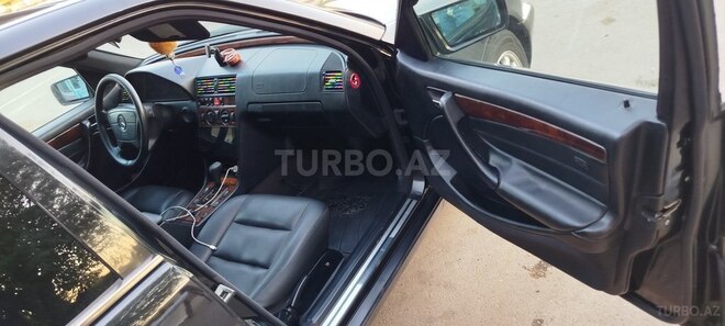 Mercedes C 220 2000, 45,680 km - 2.2 l - Sabirabad
