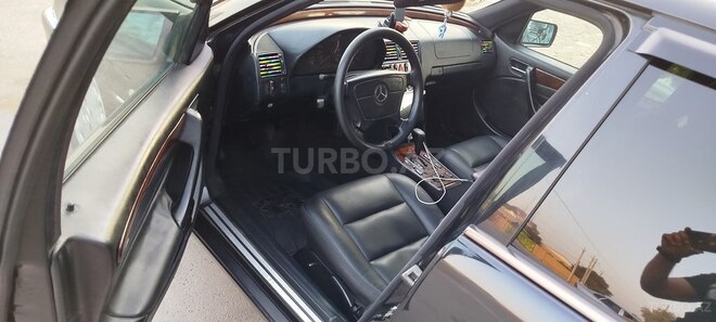 Mercedes C 220 2000, 45,680 km - 2.2 l - Sabirabad