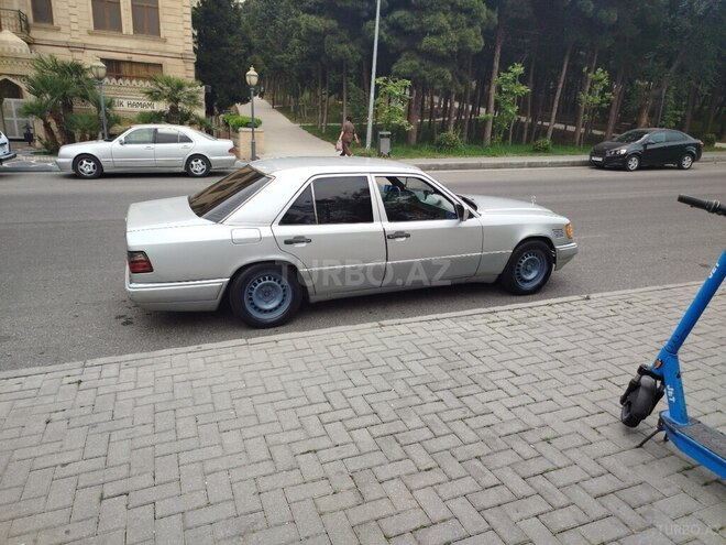 Mercedes E 250 1994, 458,231 km - 2.5 l - Bakı