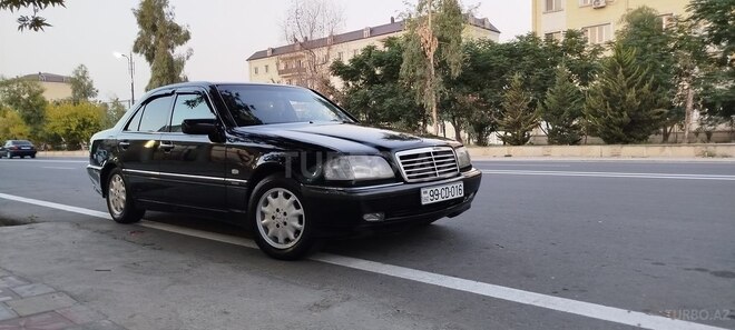 Mercedes C 220 2000, 45,680 km - 2.2 l - Sabirabad
