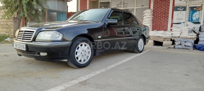Mercedes C 220 2000, 45,680 km - 2.2 l - Sabirabad