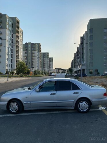 Mercedes E 230 1997, 381,000 km - 2.3 l - Bakı