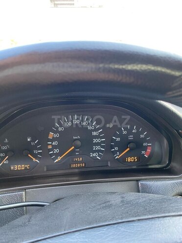 Mercedes E 230 1997, 381,000 km - 2.3 l - Bakı