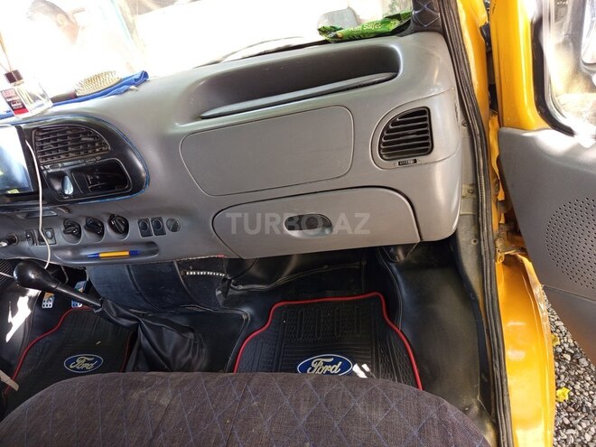 Ford Transit 1995, 140,000 km - 2.5 l - Salyan
