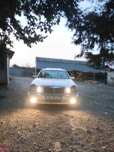 Mercedes E 240 1998, 256,000 km - 2.4 l - Bakı