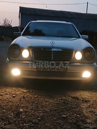 Mercedes E 240 1998, 256,000 km - 2.4 l - Bakı