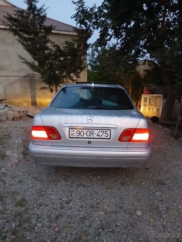 Mercedes E 240 1998, 256,000 km - 2.4 l - Bakı