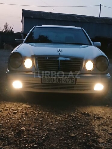 Mercedes E 240 1998, 256,000 km - 2.4 l - Bakı