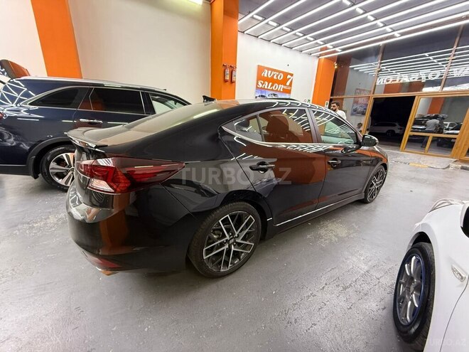 Hyundai Elantra 2018, 99,000 km - 1.6 l - Bakı
