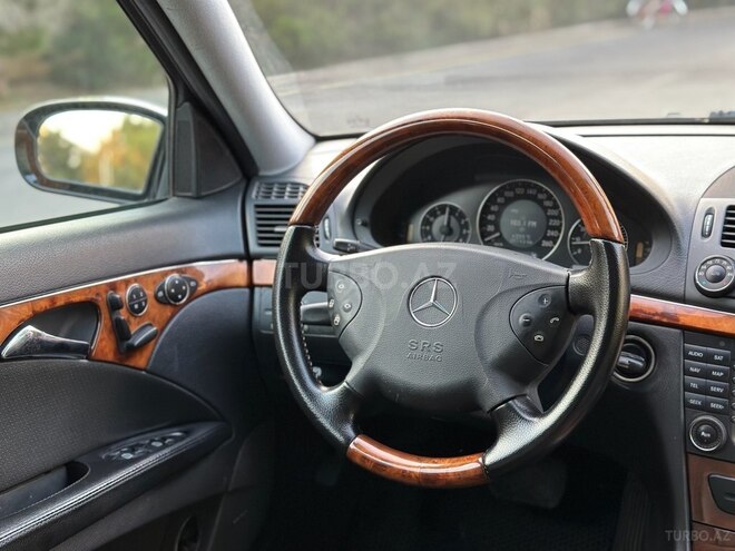 Mercedes E 320 2004, 355,200 km - 3.2 l - Bakı