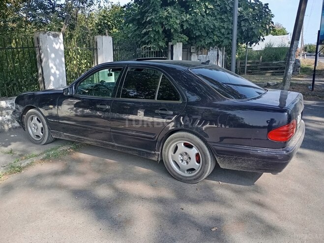 Mercedes E 230 1995, 270,000 km - 2.3 l - Balakən