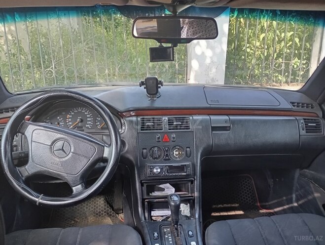 Mercedes E 230 1995, 270,000 km - 2.3 l - Balakən