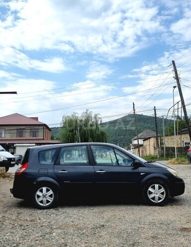 Renault Megane Scenic 2006, 300,000 km - 2.5 л - Quba