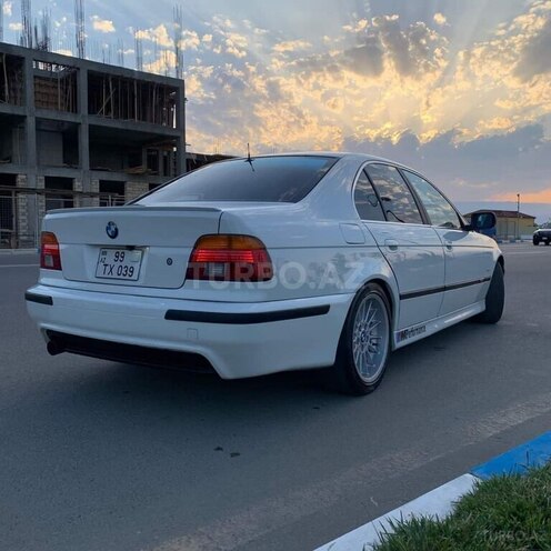 BMW 525 2001, 319,000 km - 2.5 l - Sumqayıt