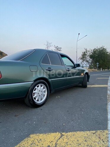 Mercedes C 220 1994, 560,000 km - 2.2 л - Zaqatala