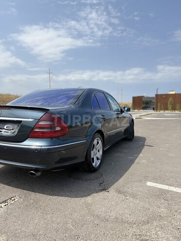 Mercedes E 270 2002, 650,000 km - 2.7 л - Quba