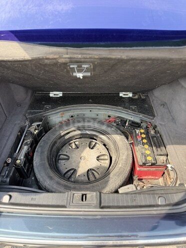 Mercedes E 270 2002, 650,000 km - 2.7 л - Quba