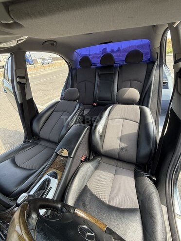Mercedes E 270 2002, 650,000 km - 2.7 л - Quba