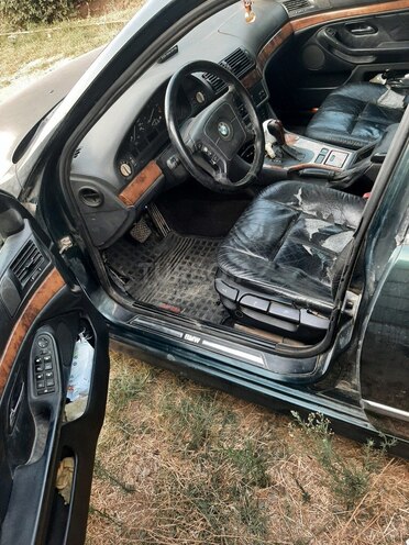 BMW 523 1998, 450,000 km - 2.5 л - Biləsuvar