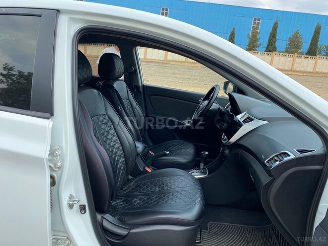Hyundai Accent 2013, 270,000 km - 1.6 l - Gəncə