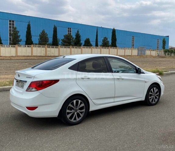Hyundai Accent 2013, 270,000 km - 1.6 l - Gəncə