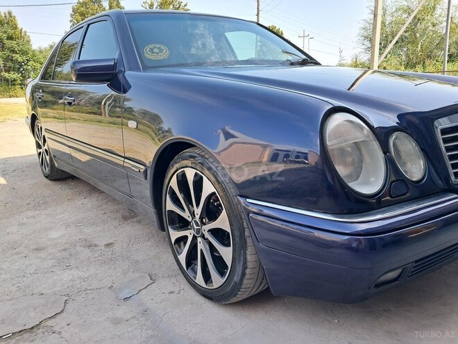 Mercedes E 240 1998, 194,675 km - 2.4 l - Ucar