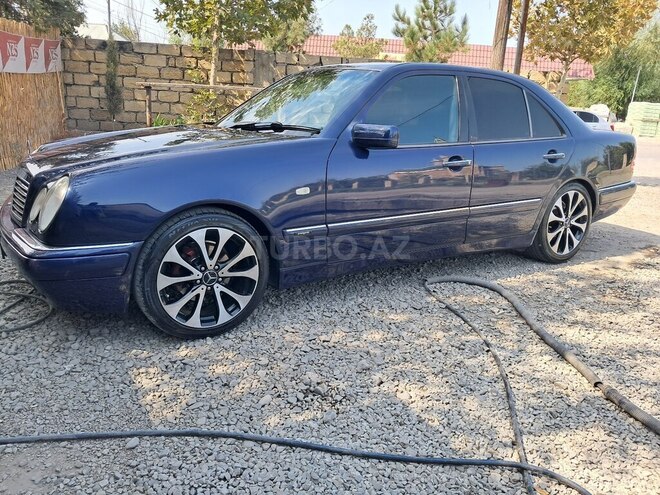 Mercedes E 240 1998, 194,675 km - 2.4 l - Ucar