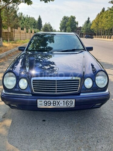 Mercedes E 240 1998, 194,675 km - 2.4 l - Ucar