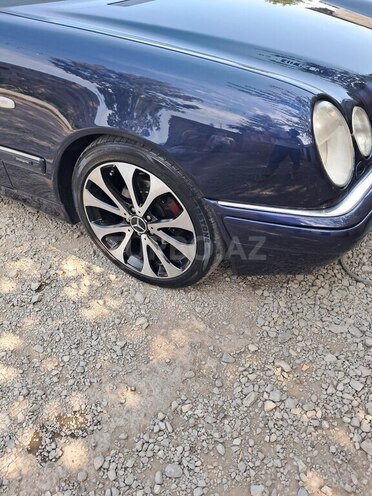Mercedes E 240 1998, 194,675 km - 2.4 l - Ucar