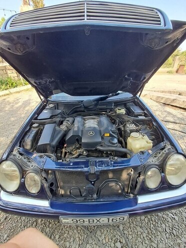 Mercedes E 240 1998, 194,675 km - 2.4 l - Ucar
