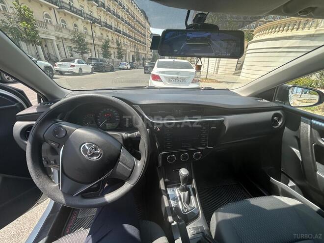 Toyota Corolla 2018, 72,600 km - 1.6 l - Bakı