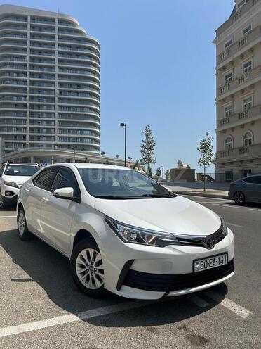 Toyota Corolla 2018, 72,600 km - 1.6 l - Bakı