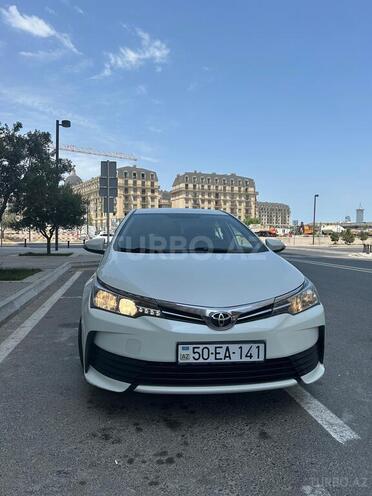 Toyota Corolla 2018, 72,600 km - 1.6 l - Bakı