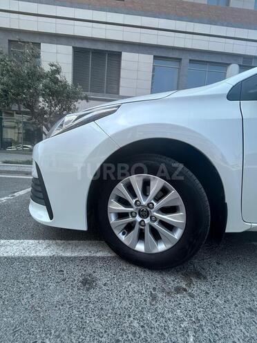 Toyota Corolla 2018, 72,600 km - 1.6 l - Bakı