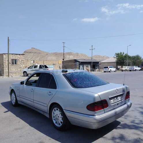 Mercedes E 220 1998, 84,500 km - 2.2 l - Bakı