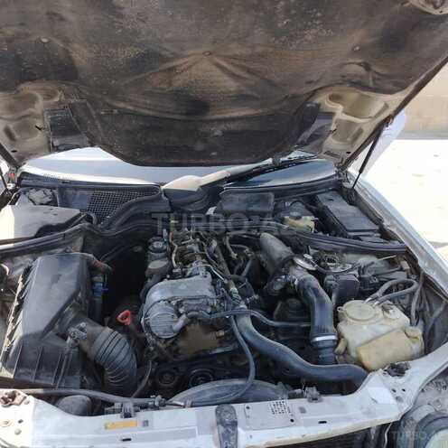 Mercedes E 220 1998, 84,500 km - 2.2 l - Bakı