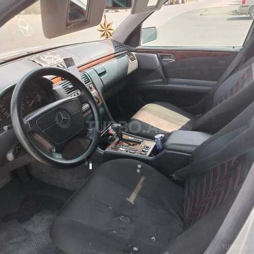 Mercedes E 220 1998, 84,500 km - 2.2 l - Bakı