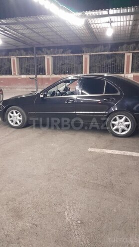 Mercedes C 220 2000, 267,000 km - 2.2 l - Gəncə