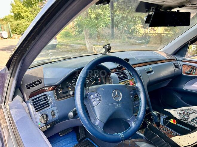 Mercedes E 200 2001, 38,000 km - 2.0 l - İmişli