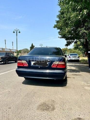 Mercedes E 200 2001, 38,000 km - 2.0 l - İmişli