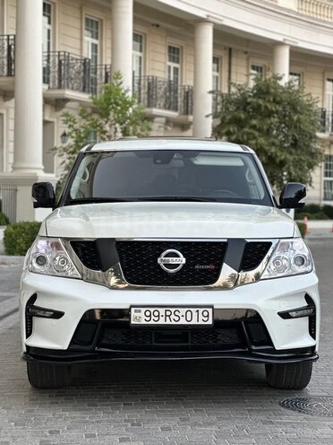 Nissan Patrol 2010, 270,000 km - 5.6 l - Bakı
