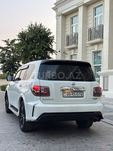Nissan Patrol 2010, 270,000 km - 5.6 l - Bakı